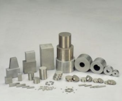 如何减少磁场干扰对磁能积各向异性测量的影响